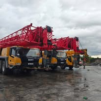 Forklift and hydra material handling equipment